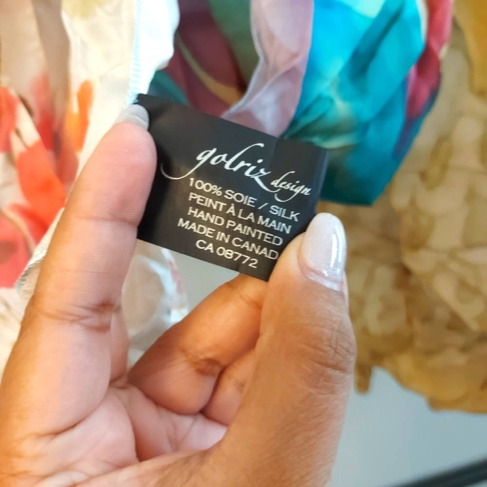 Elegant Multicolor Floral Scarf